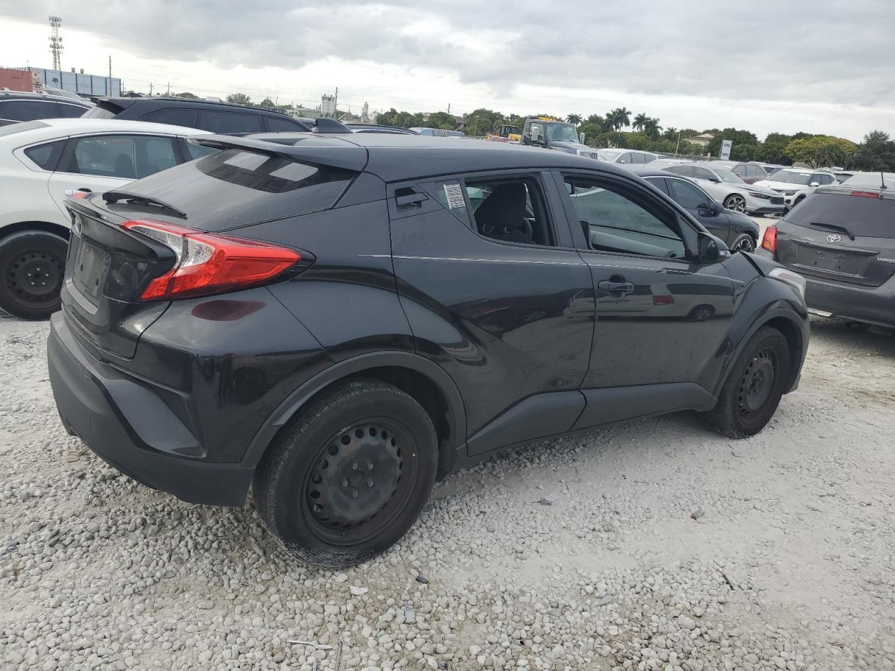 VIN NMTKHMBX9KR094753 2019 TOYOTA C-HR no.3