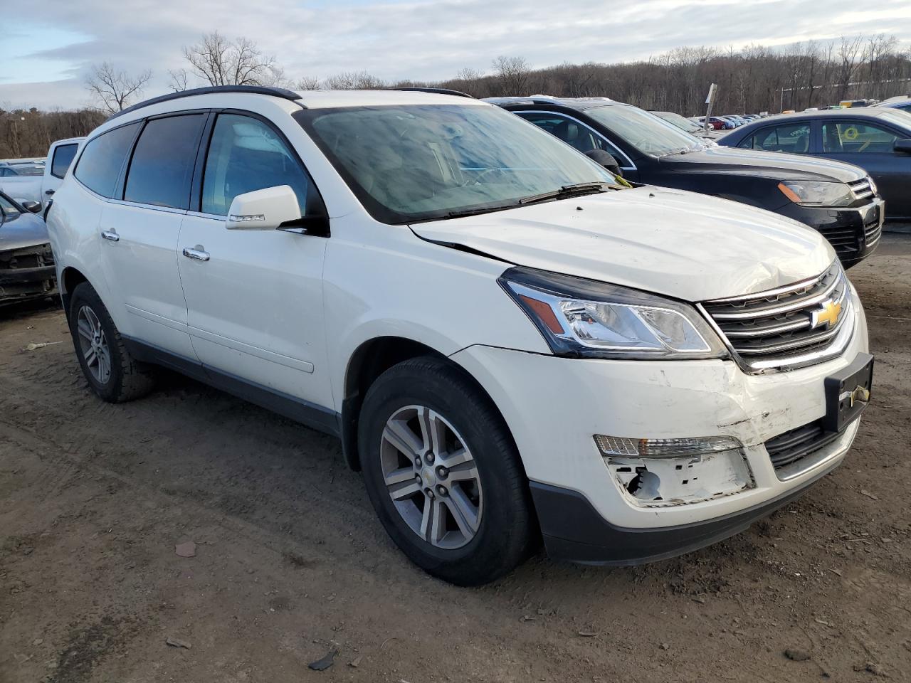 VIN 1GNKVHKD6FJ208029 2015 CHEVROLET TRAVERSE no.4