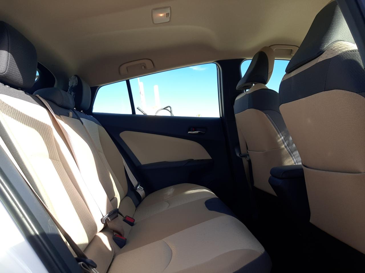 2017 Toyota Prius - Image 10