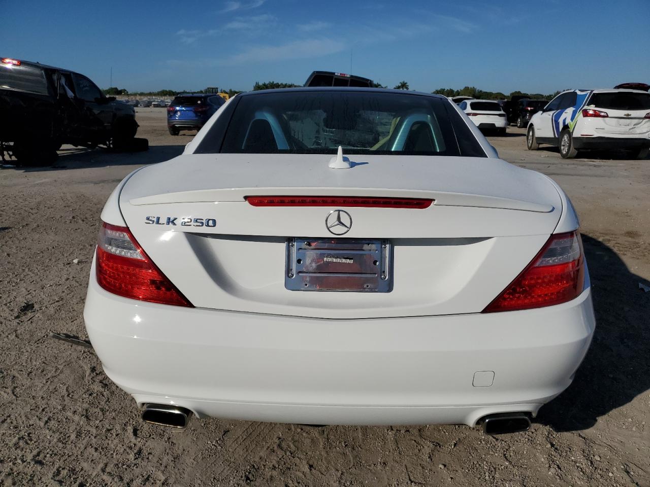 VIN WDDPK4HA9FF102342 2015 MERCEDES-BENZ SLK-CLASS no.10