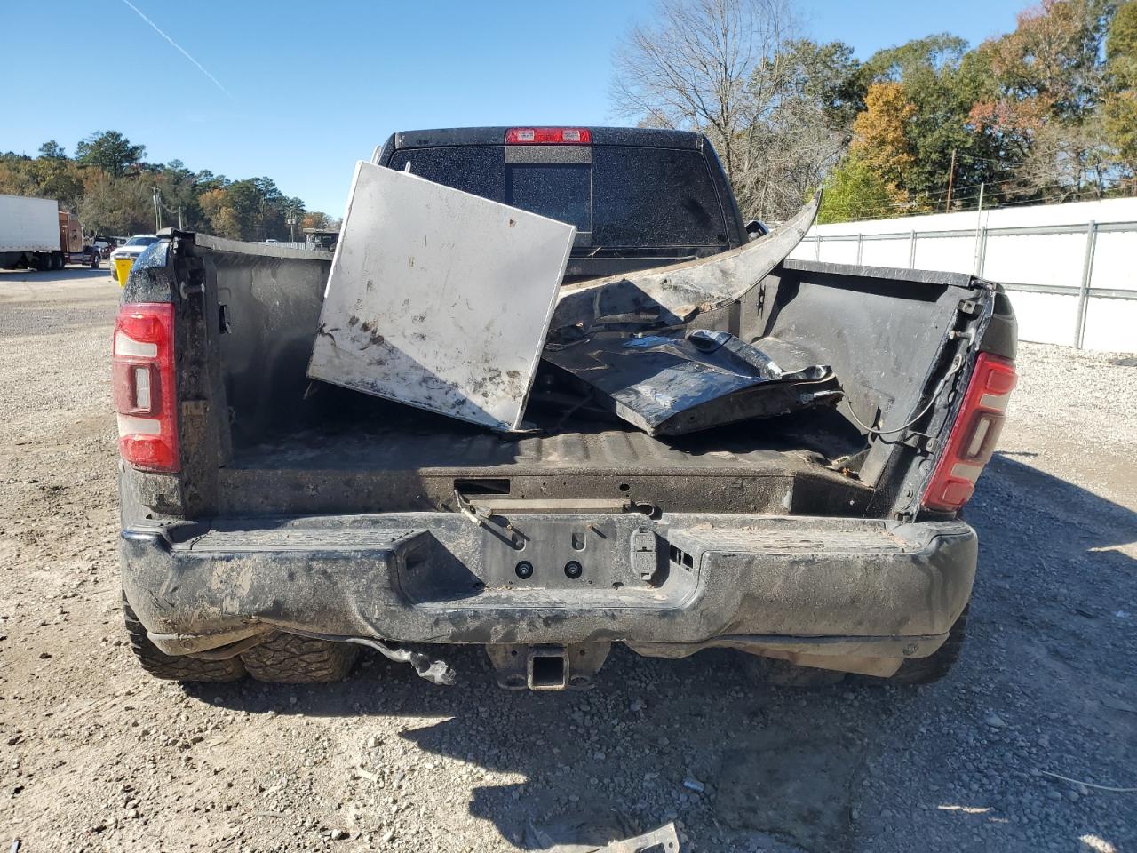 2019 RAM 3500 - Image 6