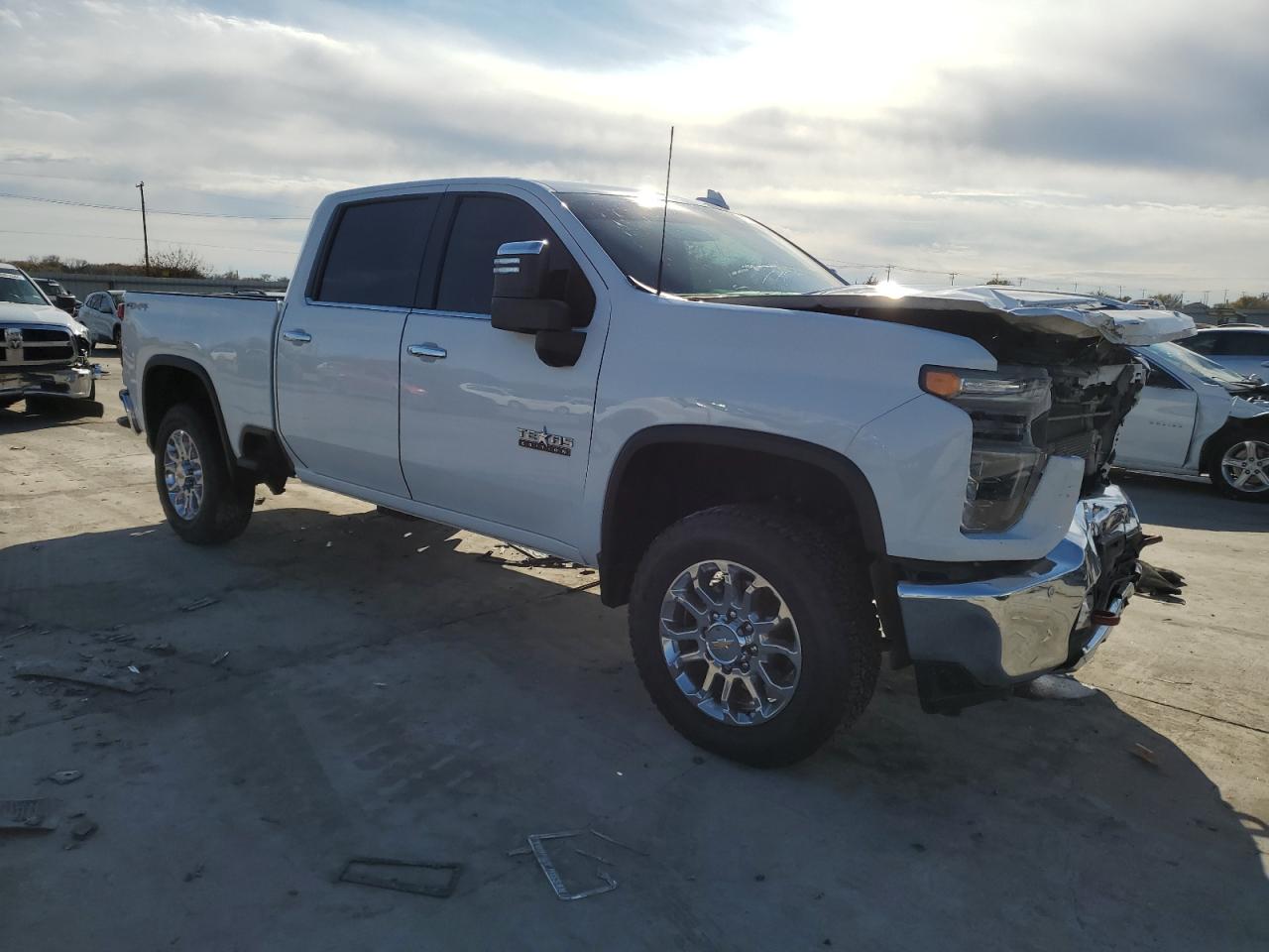 2022 Chevrolet Silverado - Image 4