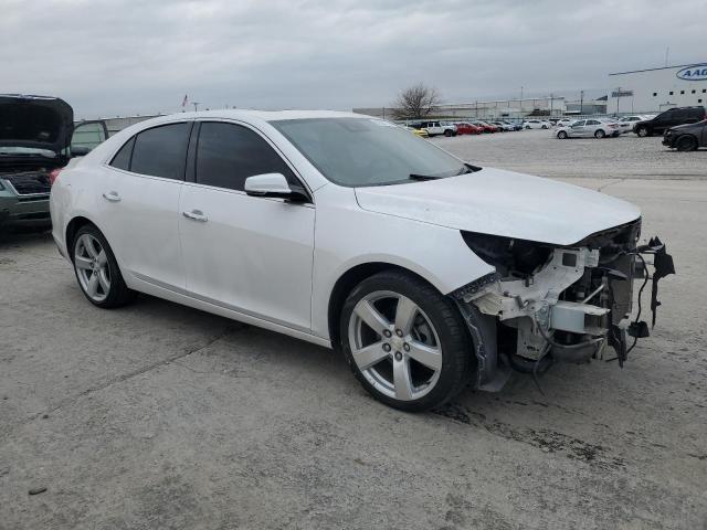 Sedans CHEVROLET MALIBU 2015 White