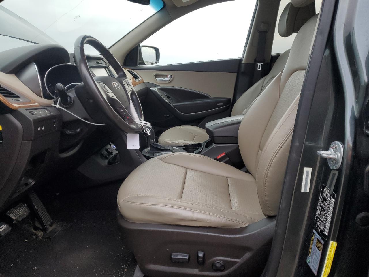 2014 Hyundai Santa Fe - Image 7