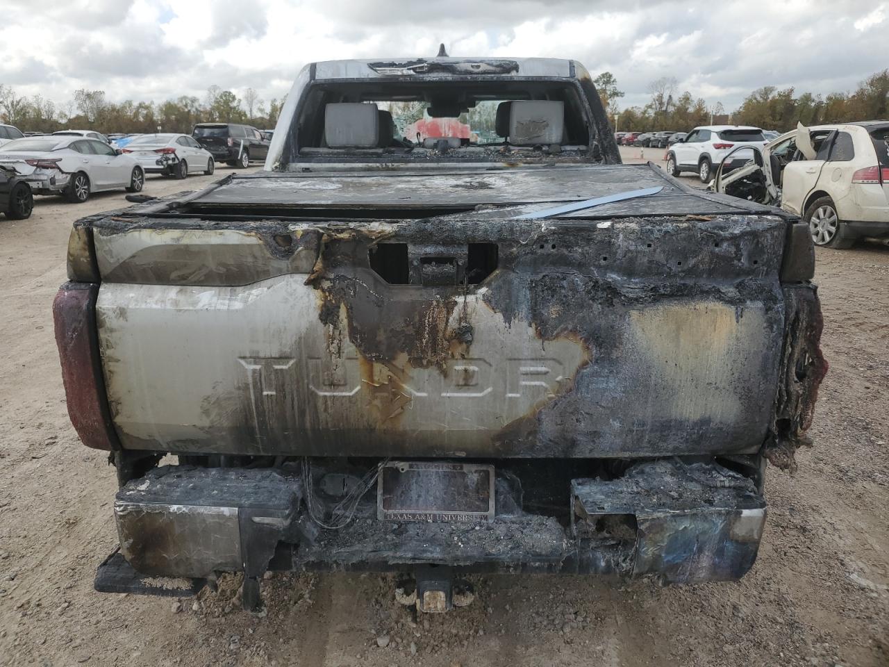 2022 Toyota Tundra - Image 6