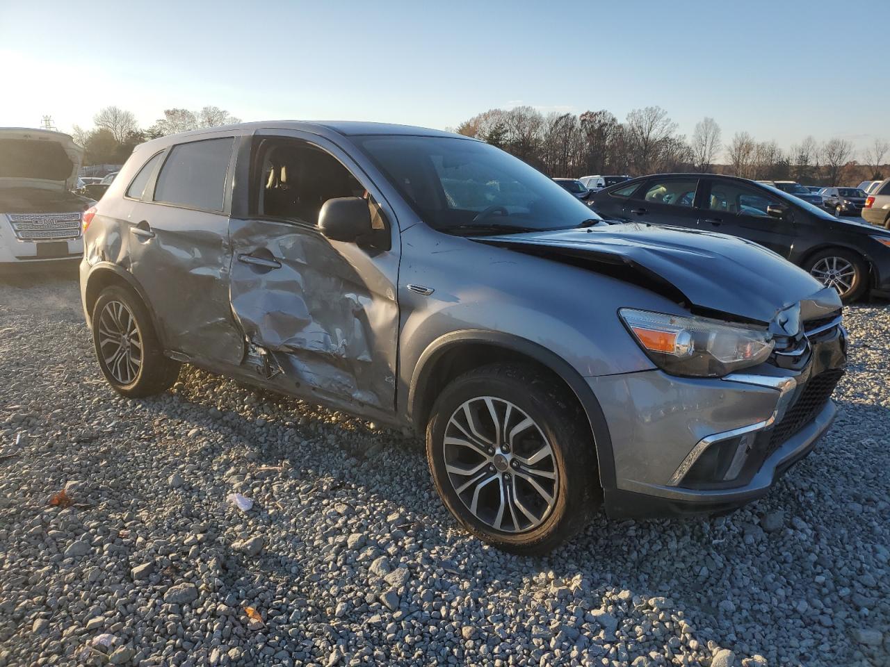 2018 Mitsubishi Outlander - Image 4