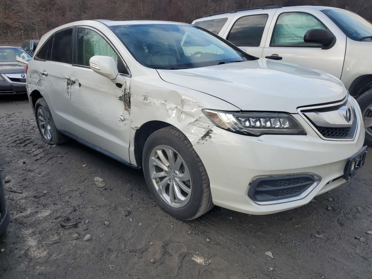 VIN 5J8TB4H31HL008598 2017 ACURA RDX no.4