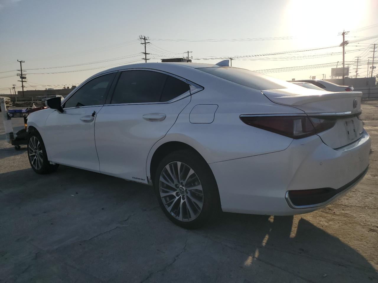 2020 Lexus ES - Image 2