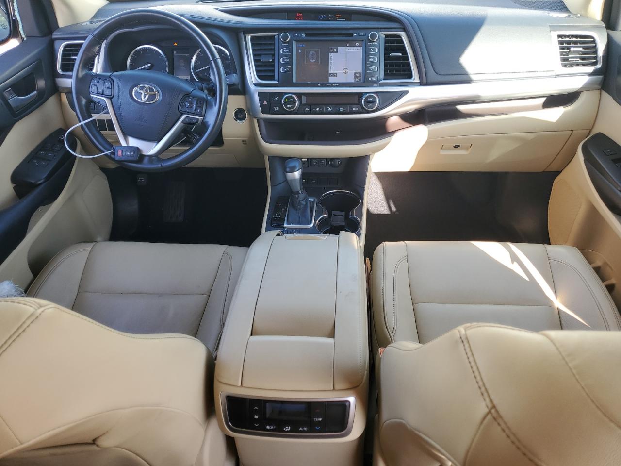 2018 Toyota Highlander - Image 8