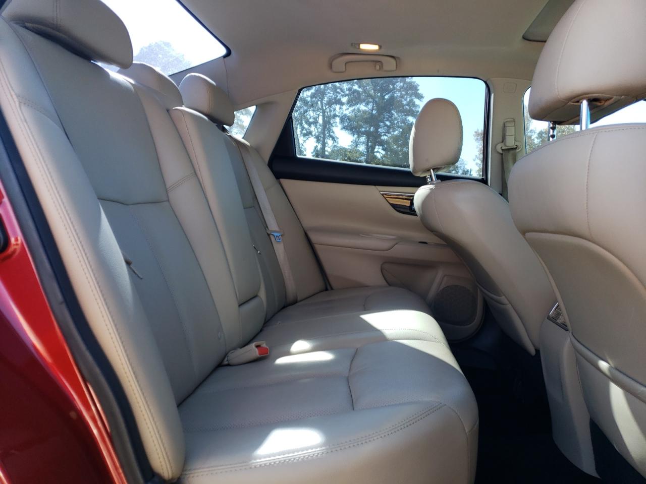 2015 Nissan Altima - Image 10