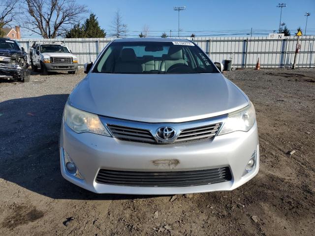  TOYOTA CAMRY 2012 Srebrny