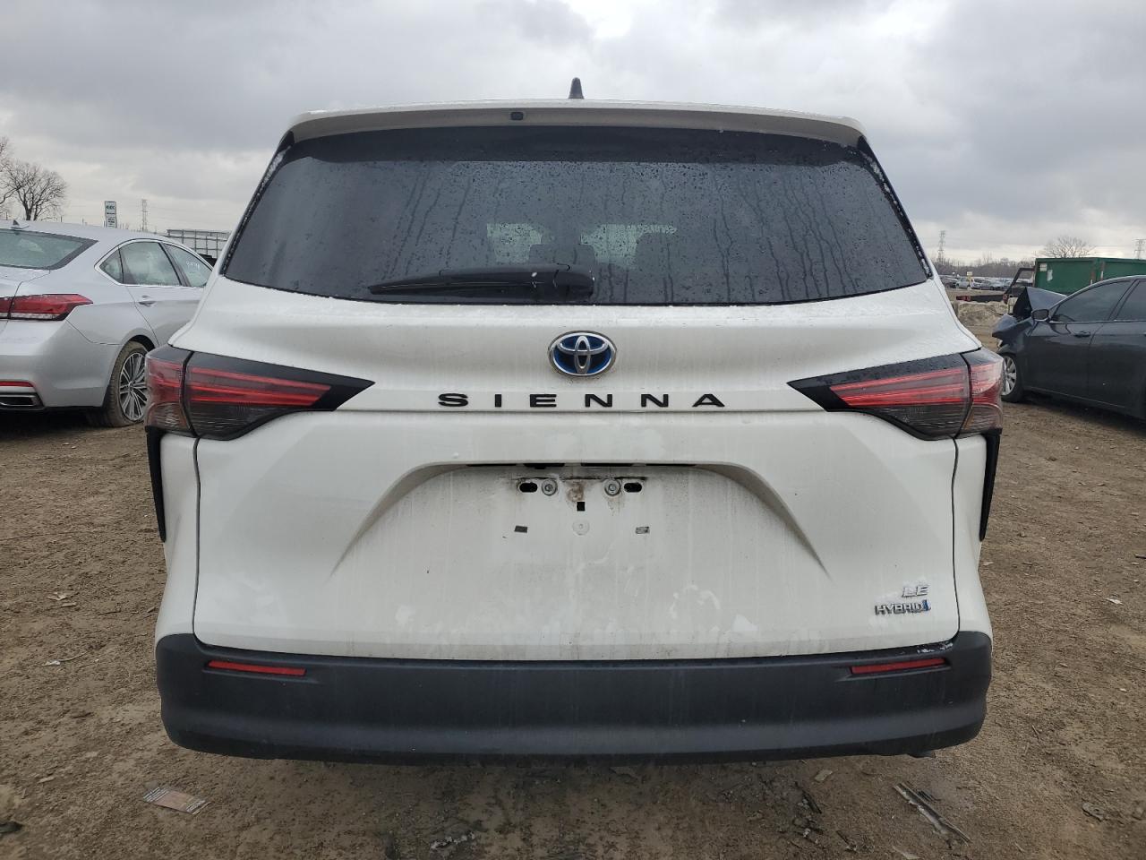 2021 Toyota Sienna - Image 6