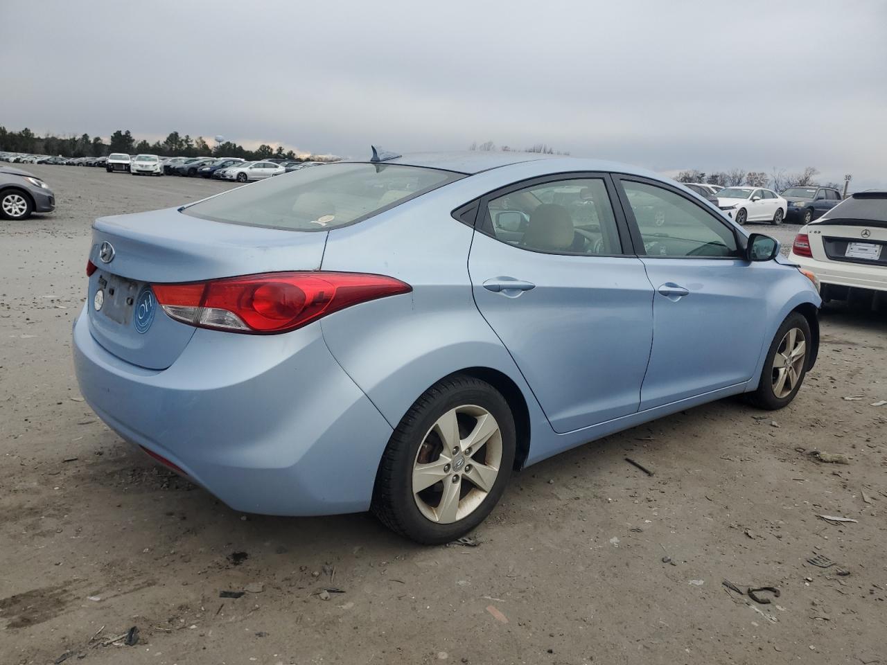 VIN KMHDH4AE2DU486686 2013 HYUNDAI ELANTRA no.3