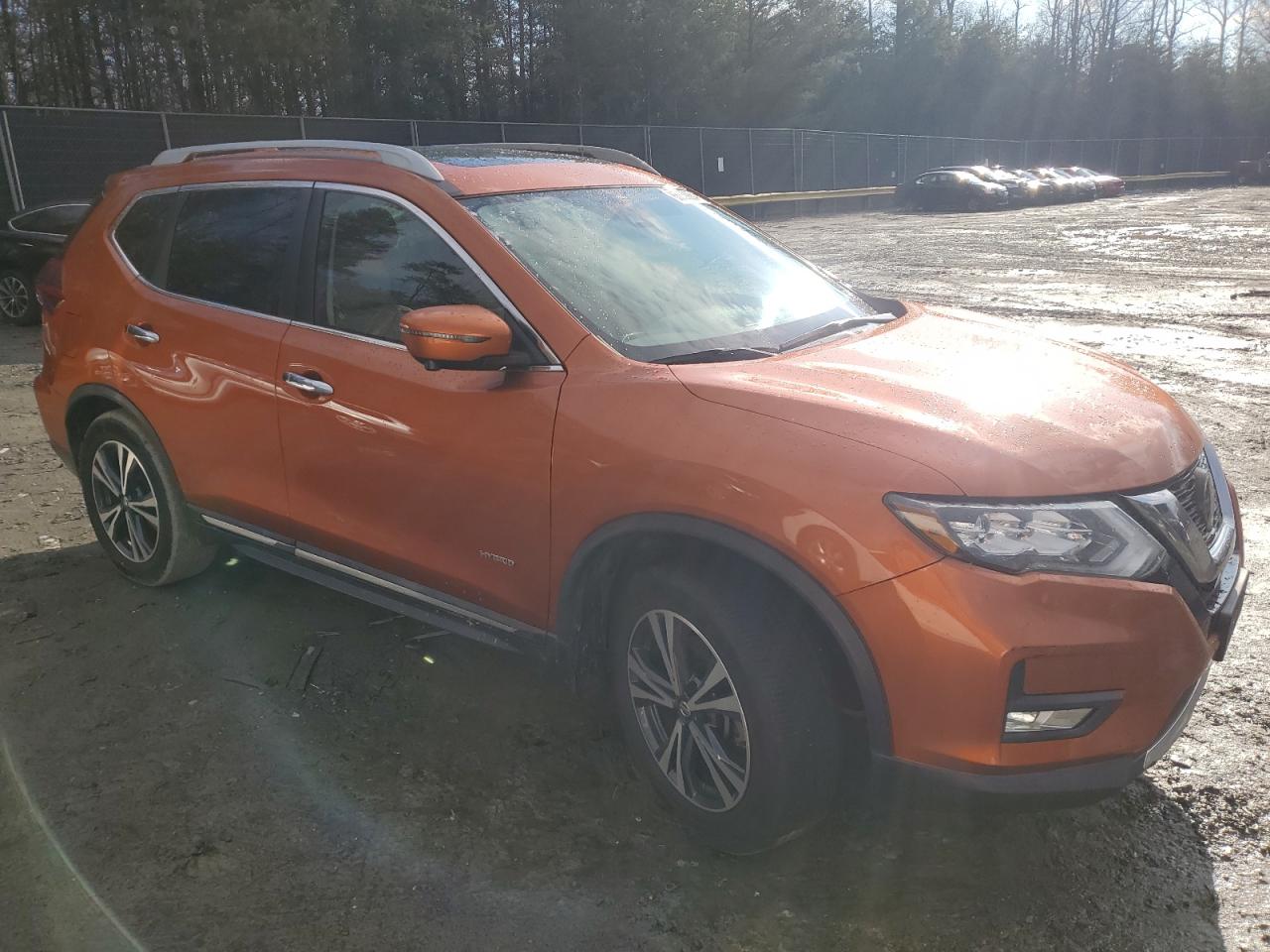 2018 Nissan Rogue - Image 4