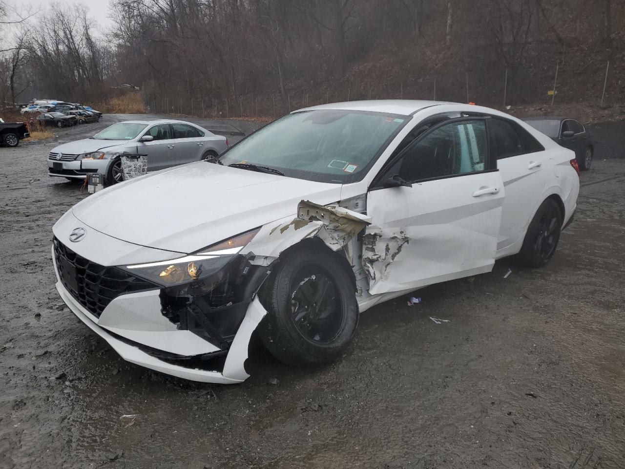 2023 Hyundai Elantra - Image 1