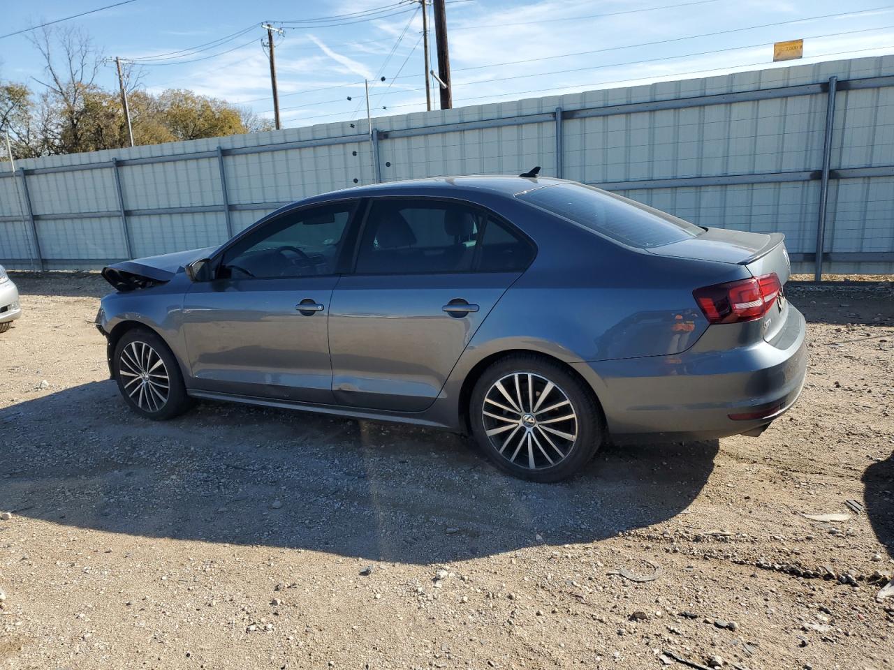 2016 Volkswagen Jetta - Image 2