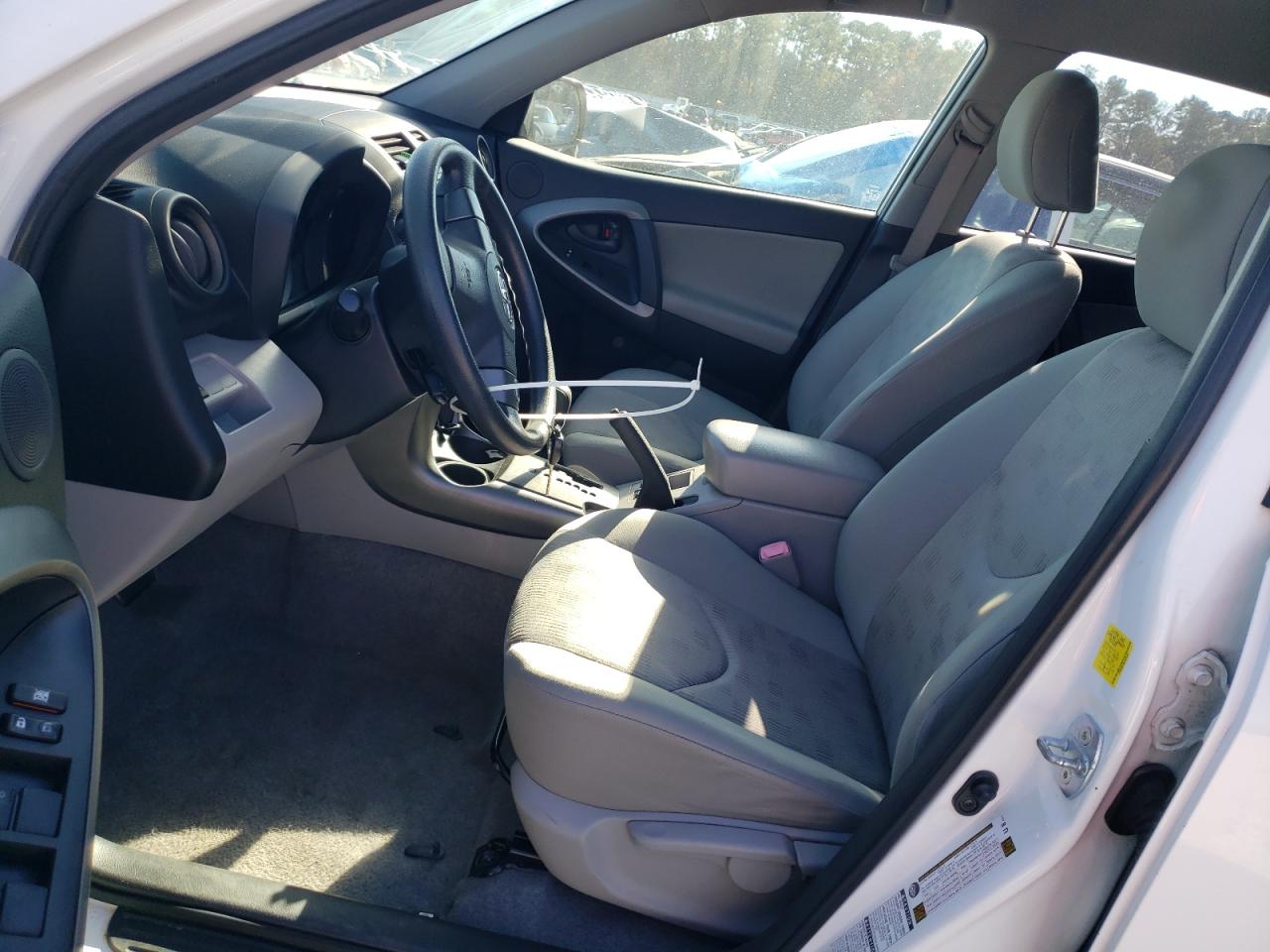 2010 Toyota RAV 4 - Image 7