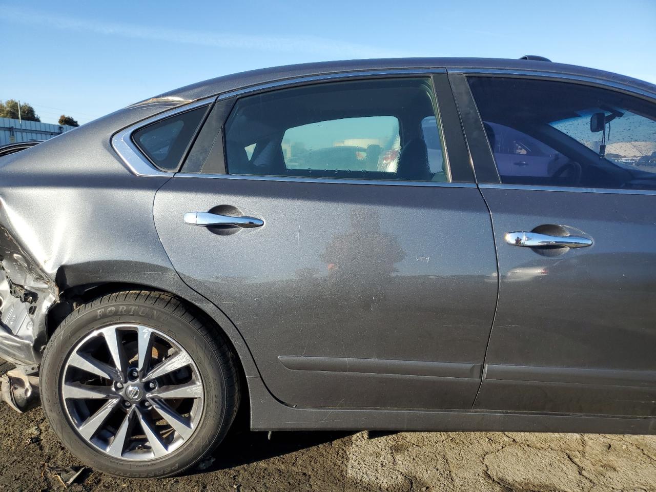 2017 Nissan Altima - Image 11