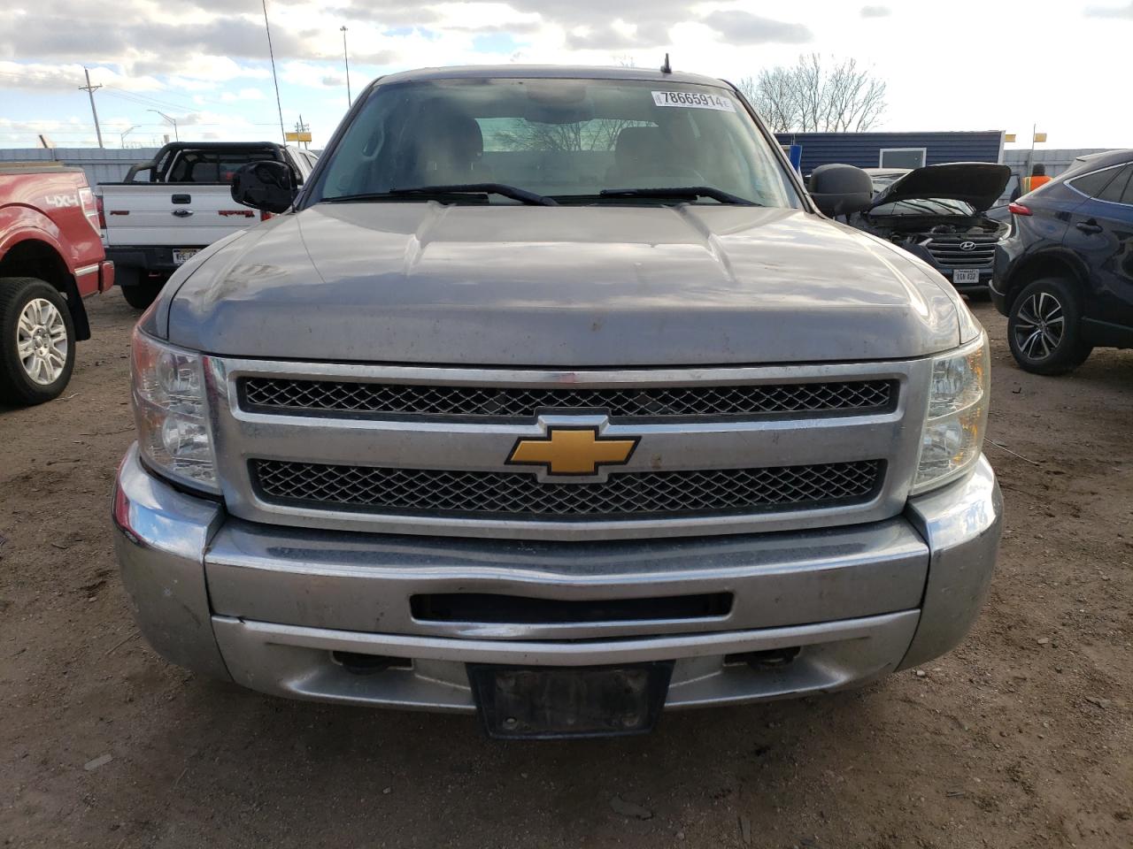 2012 Chevrolet Silverado - Image 5