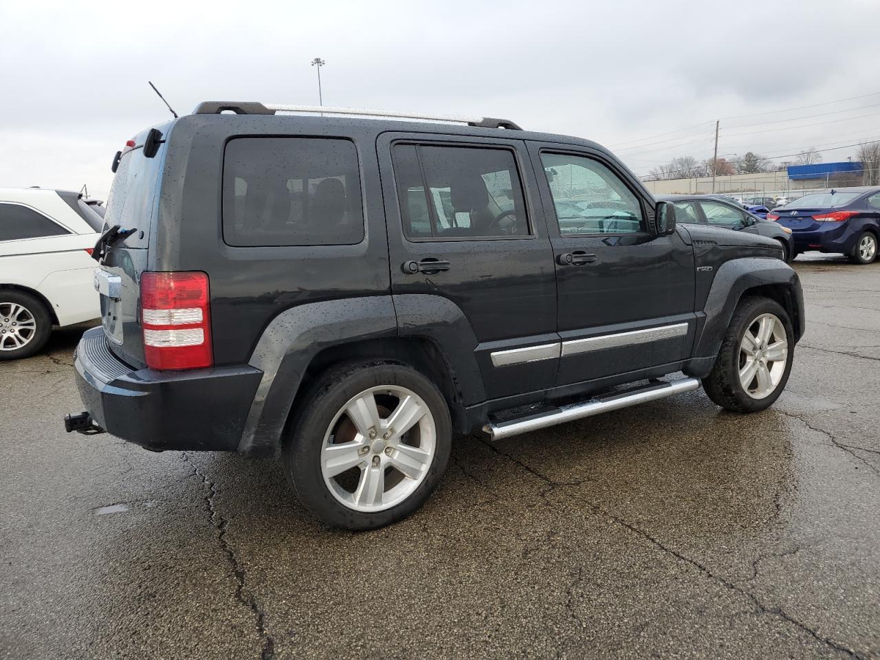 2012 Jeep Liberty (North America) - Image 3