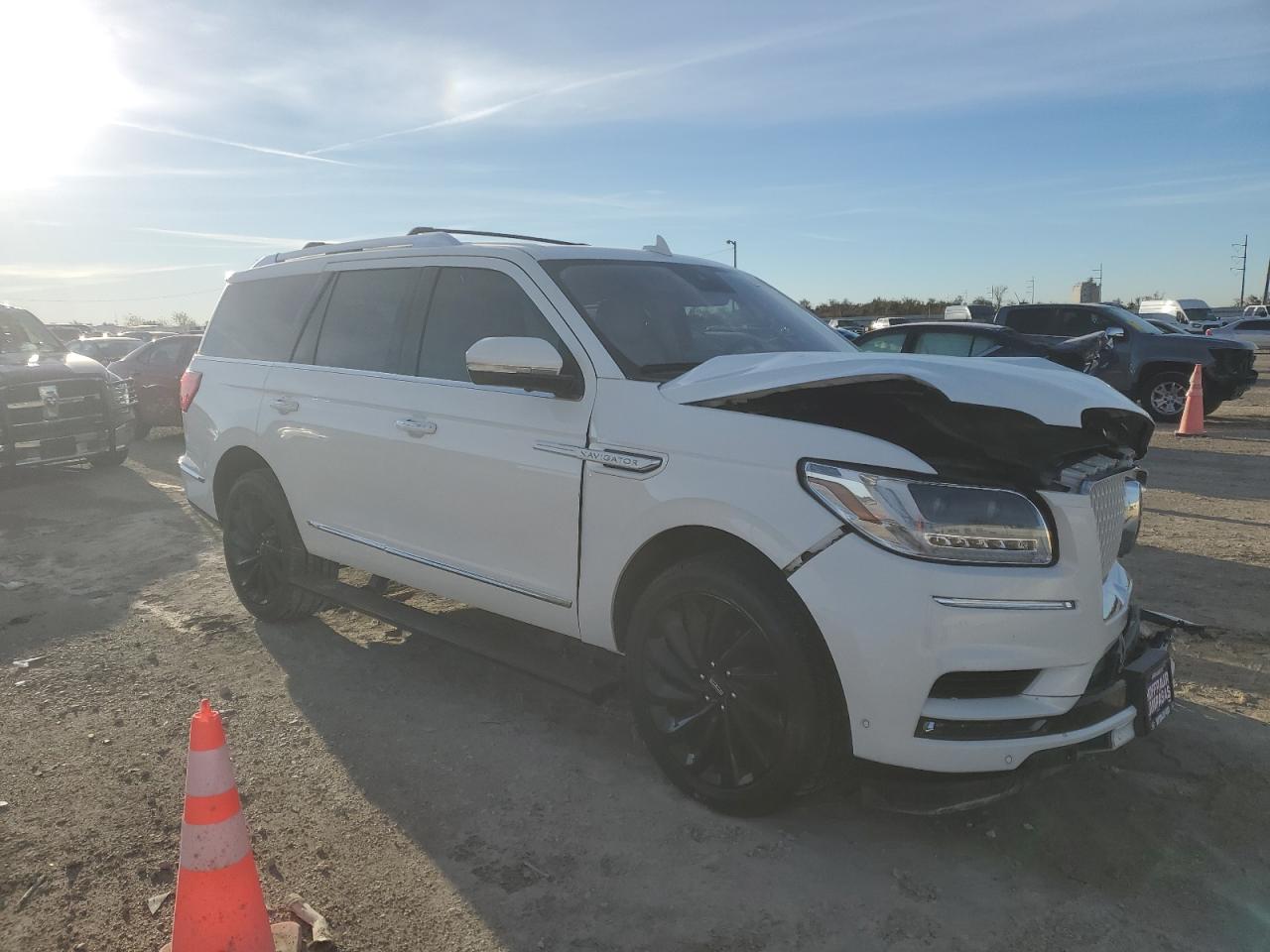 2020 Lincoln Navigator - Image 4