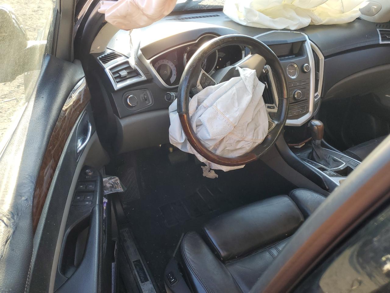 2010 Cadillac SRX - Image 8