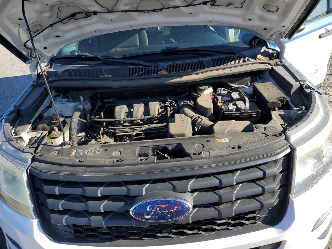 2016 Ford Explorer - Image 11
