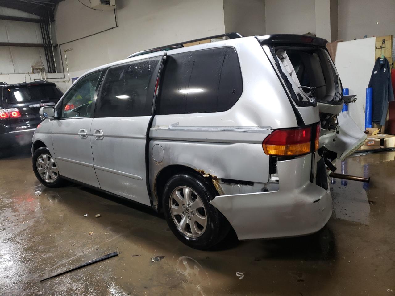 2004 Honda Odyssey - Image 2