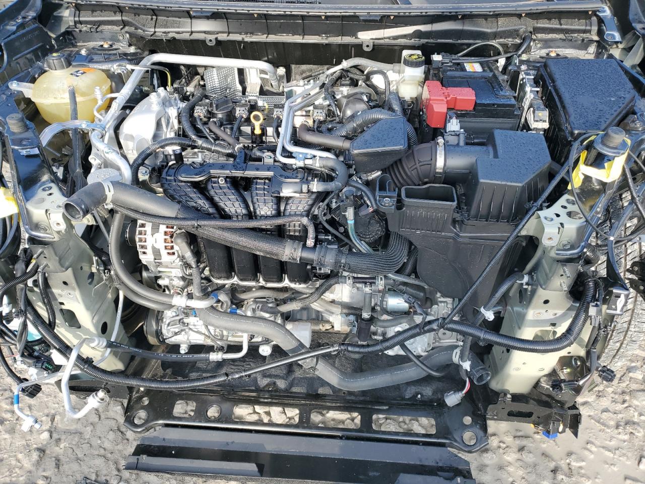 2024 Mitsubishi Outlander - Image 12