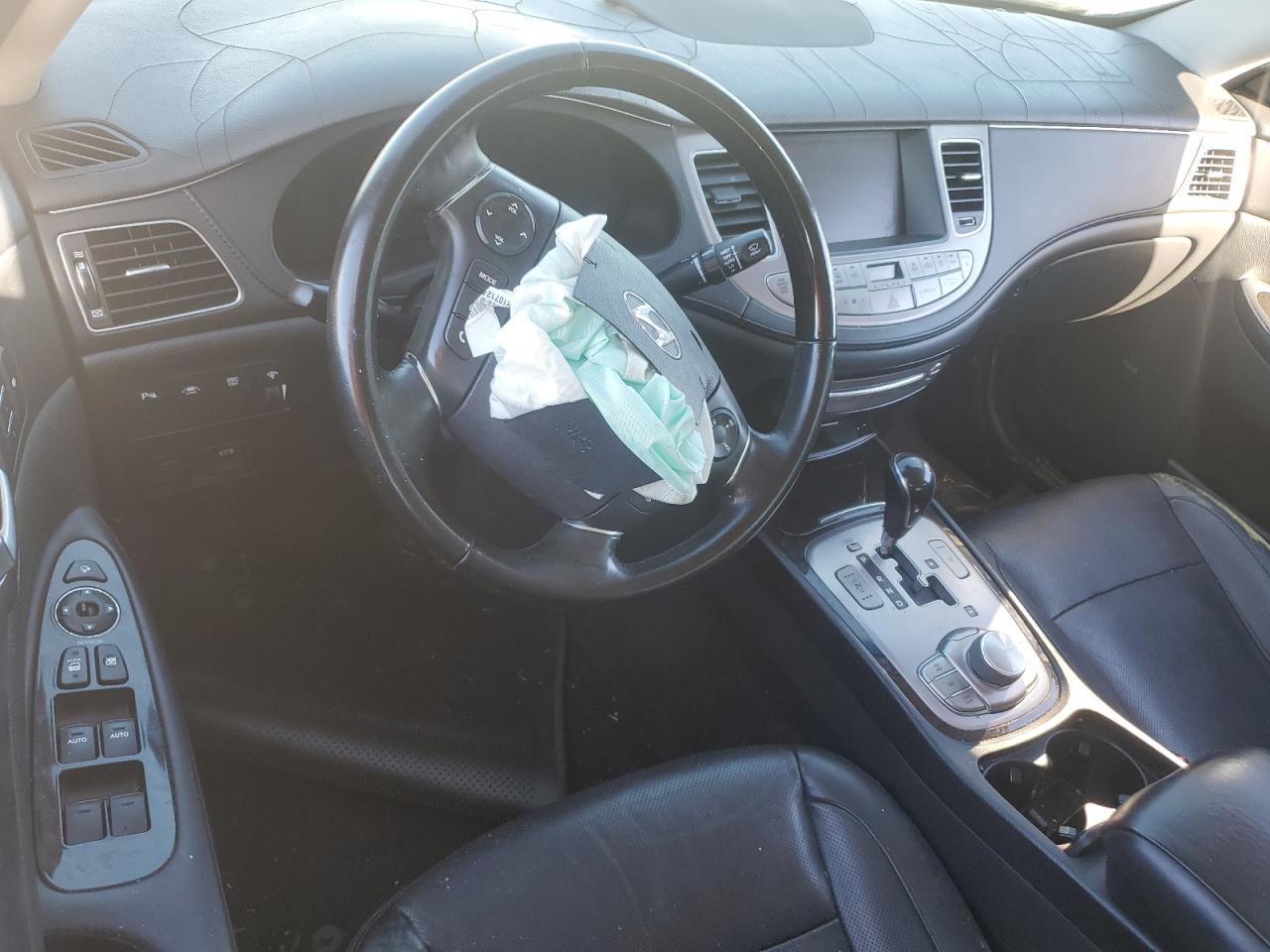 2012 Hyundai Genesis - Image 8