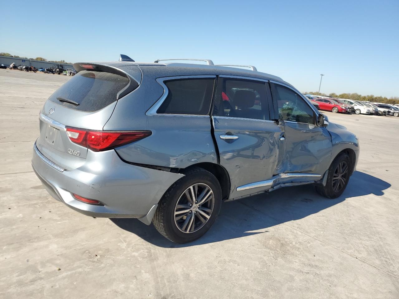 2017 Infiniti QX60 - Image 3