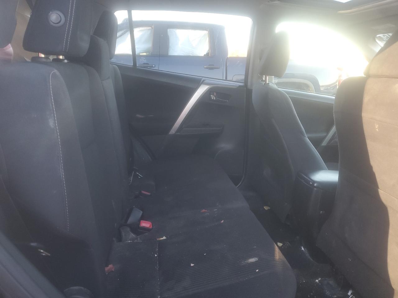 2015 Toyota RAV 4 - Image 11