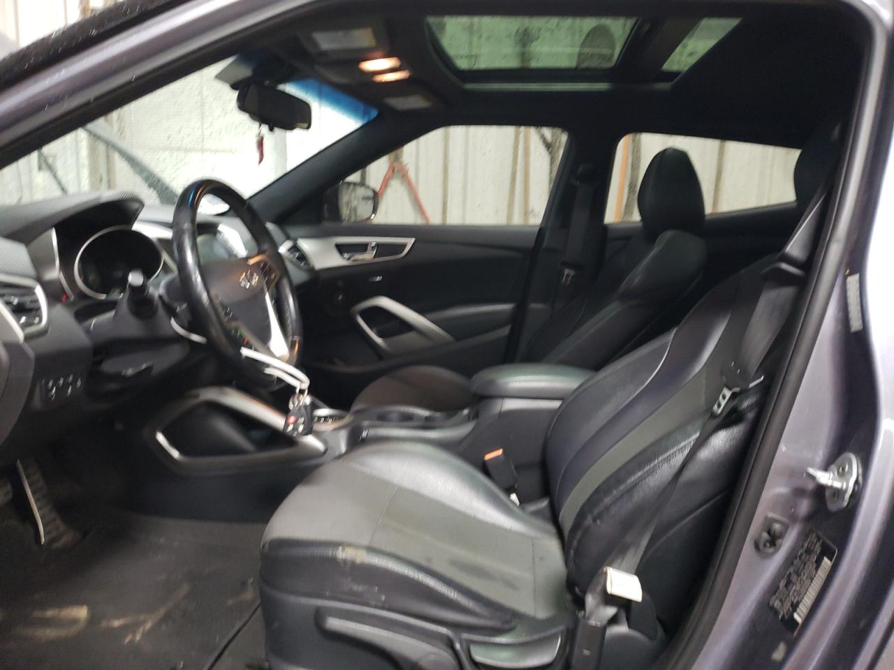 2016 Hyundai Veloster - Image 7