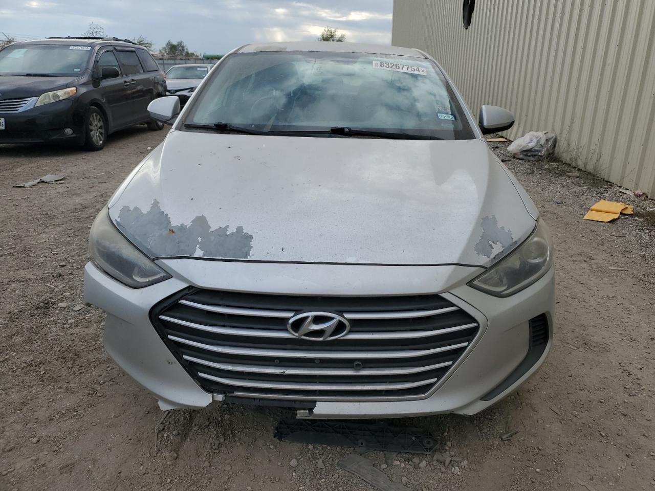 2017 Hyundai Elantra - Image 5