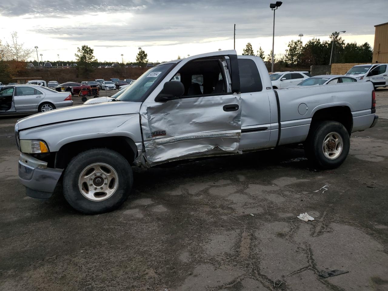 2001 Dodge Ram 2500 zu verkaufen in Gaston, SC - Front End