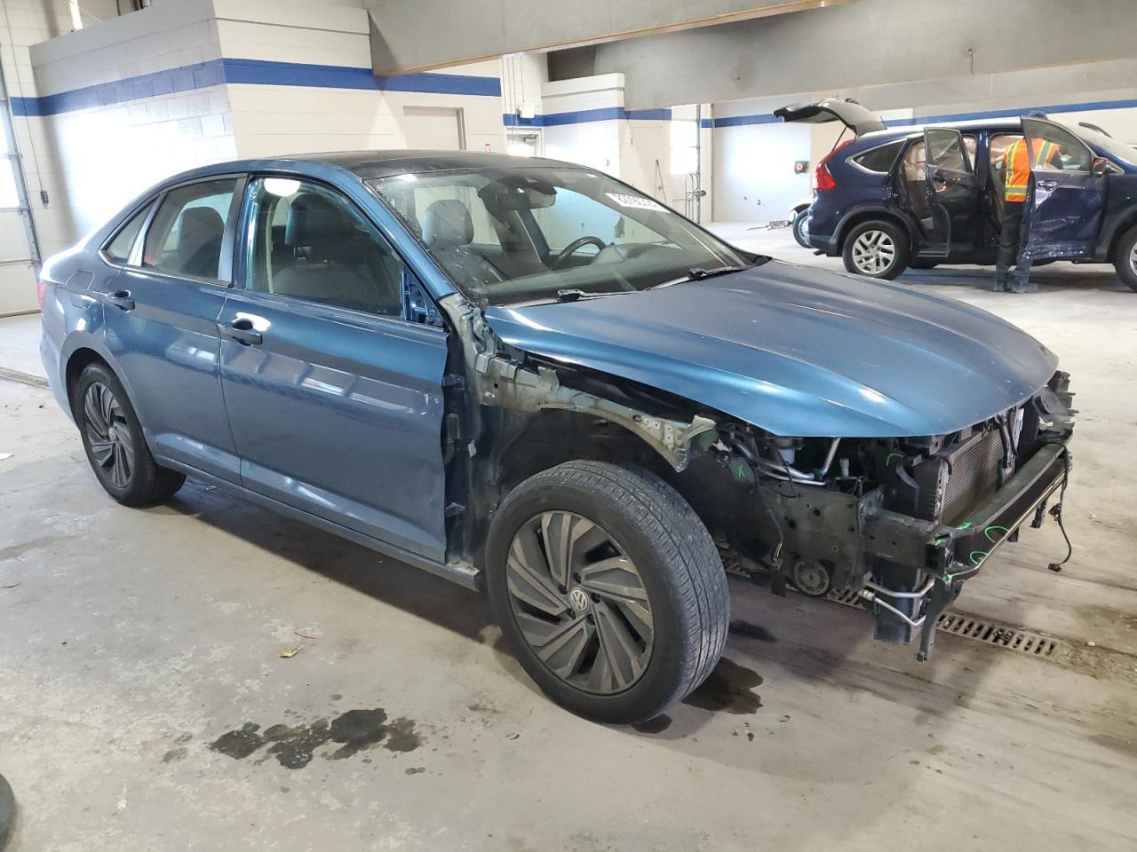 2019 Volkswagen Jetta - Image 4