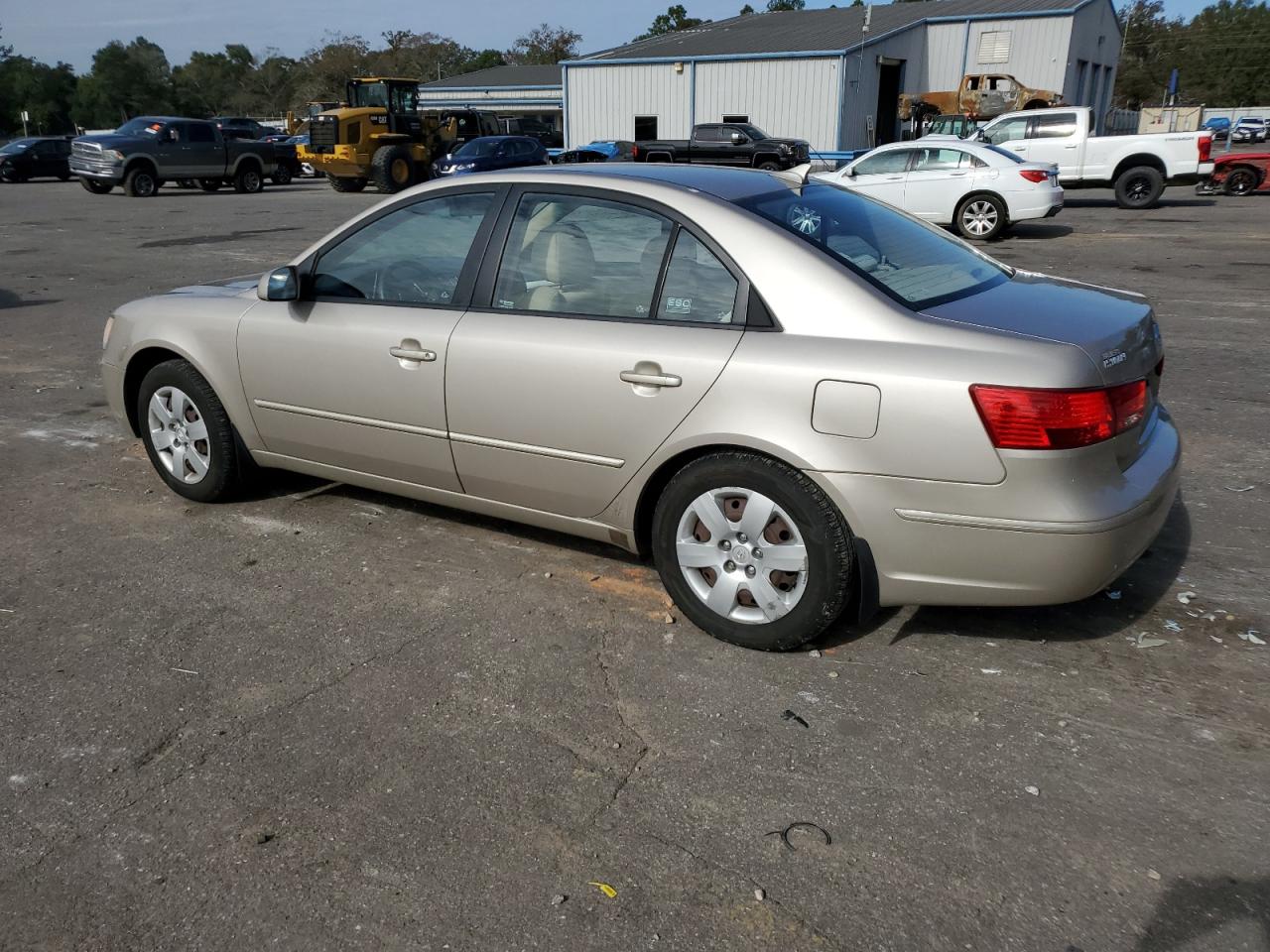 2009 Hyundai Sonata - Image 2