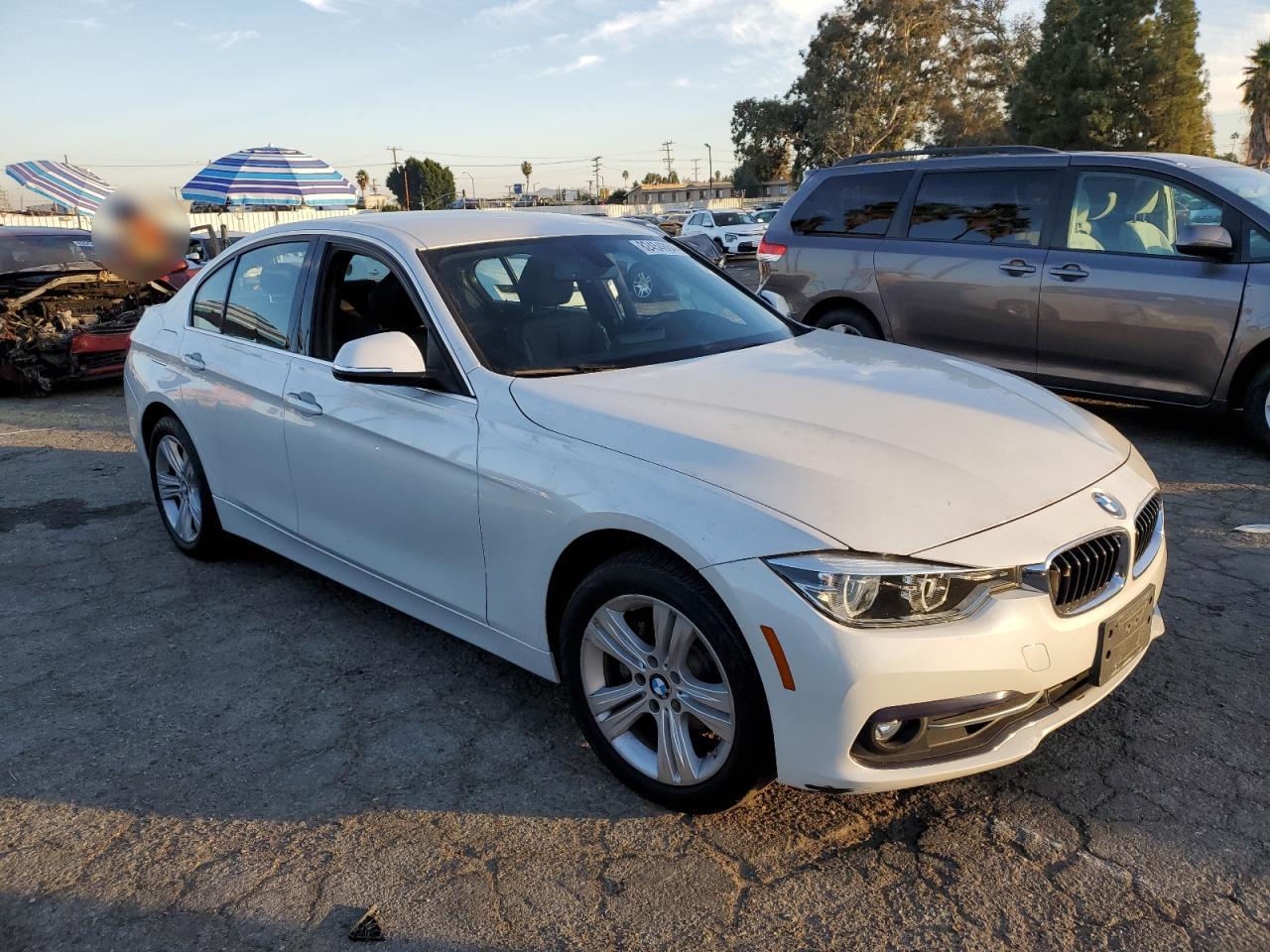 VIN WBA8B9G56JNU57982 2018 BMW 3 SERIES no.4