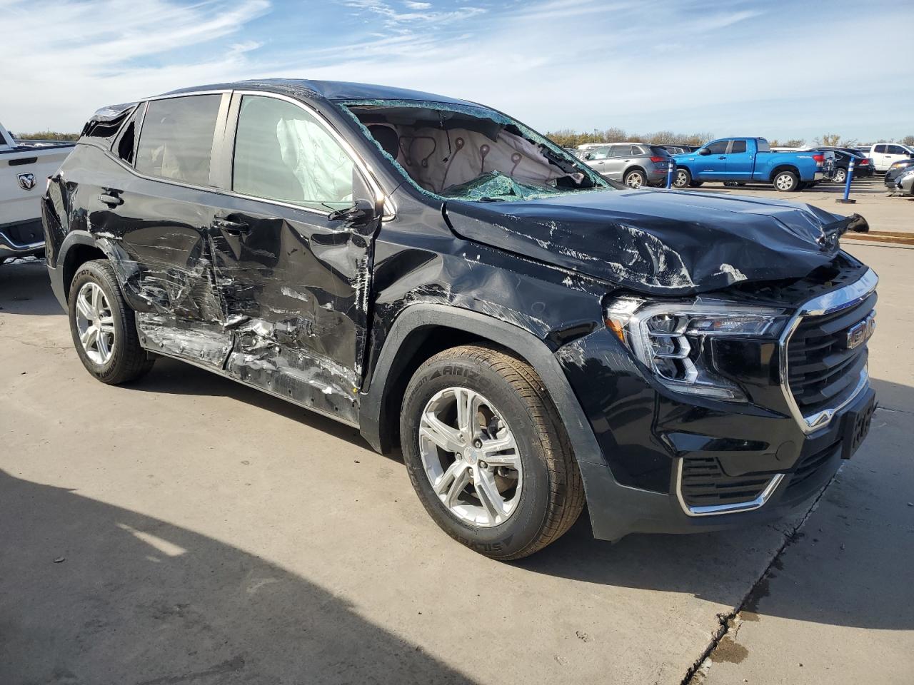 2022 GMC Terrain - Image 4