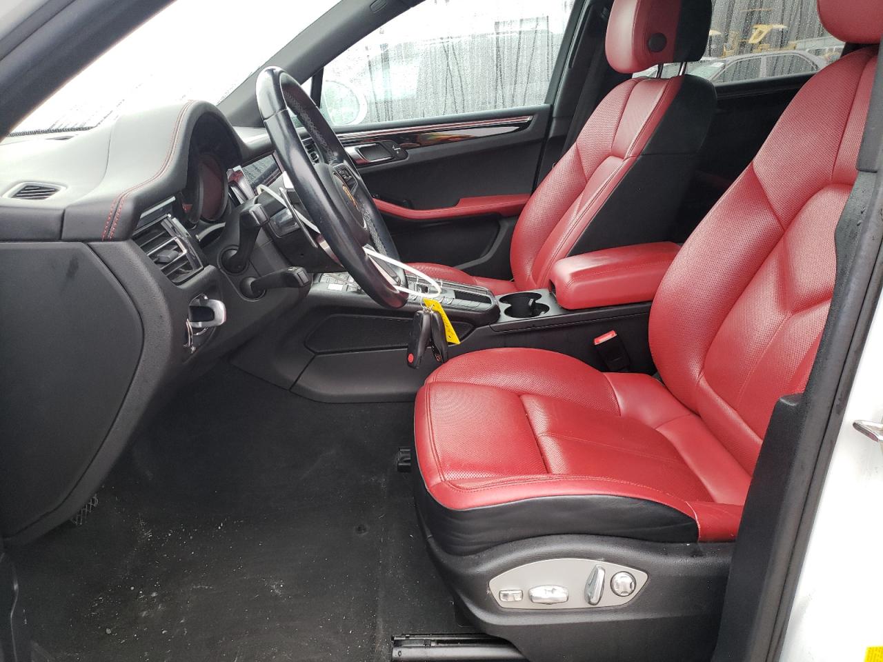 2019 Porsche Macan - Image 7