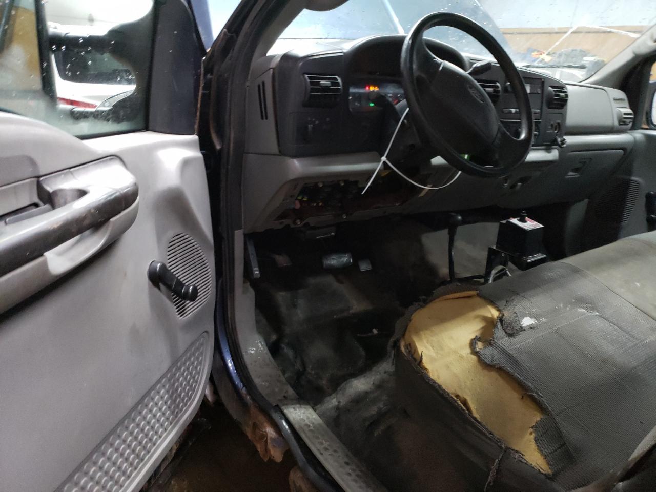 2005 Ford F250 Super Duty VIN: 1FTNF21565EA30933 Lot: 86381274