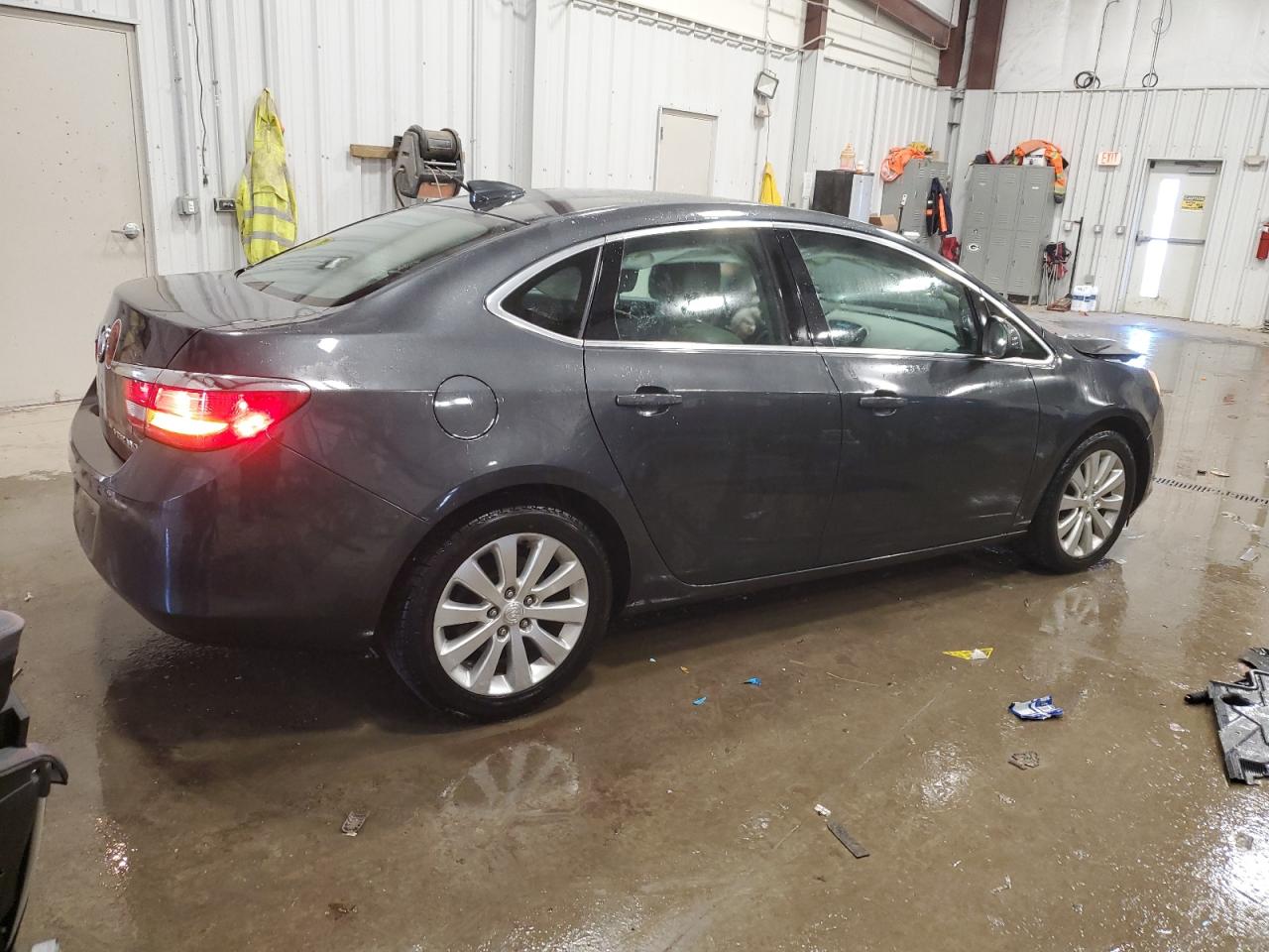 VIN 1G4PP5SK9G4120013 2016 BUICK VERANO no.3