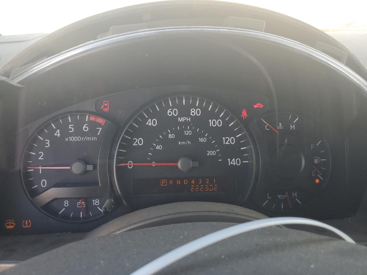 2004 Nissan Titan - Image 9