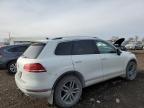 2016 Volkswagen Touareg Sport zu verkaufen in Des Moines, IA - Front End