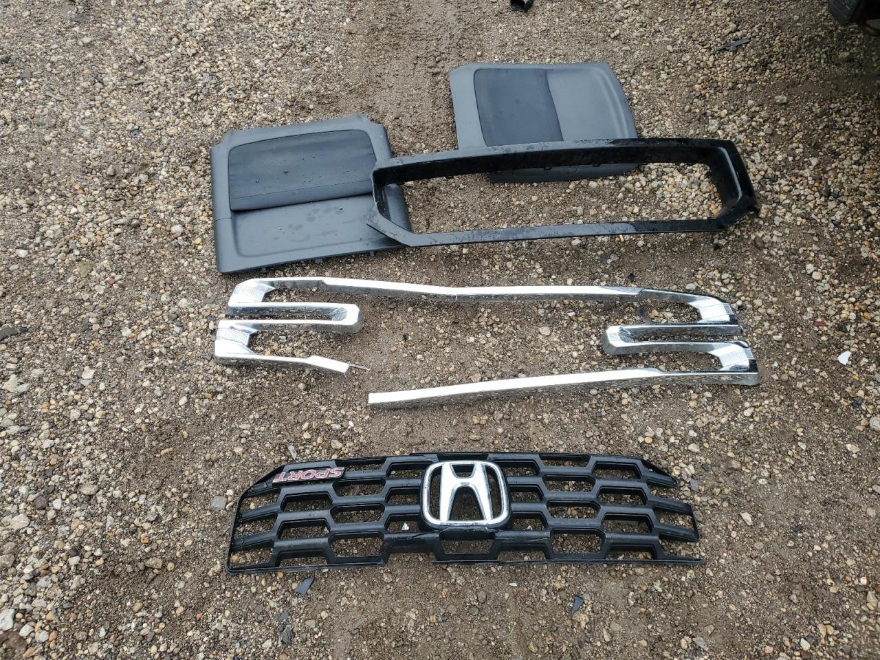 2013 Honda Ridgeline - Image 12