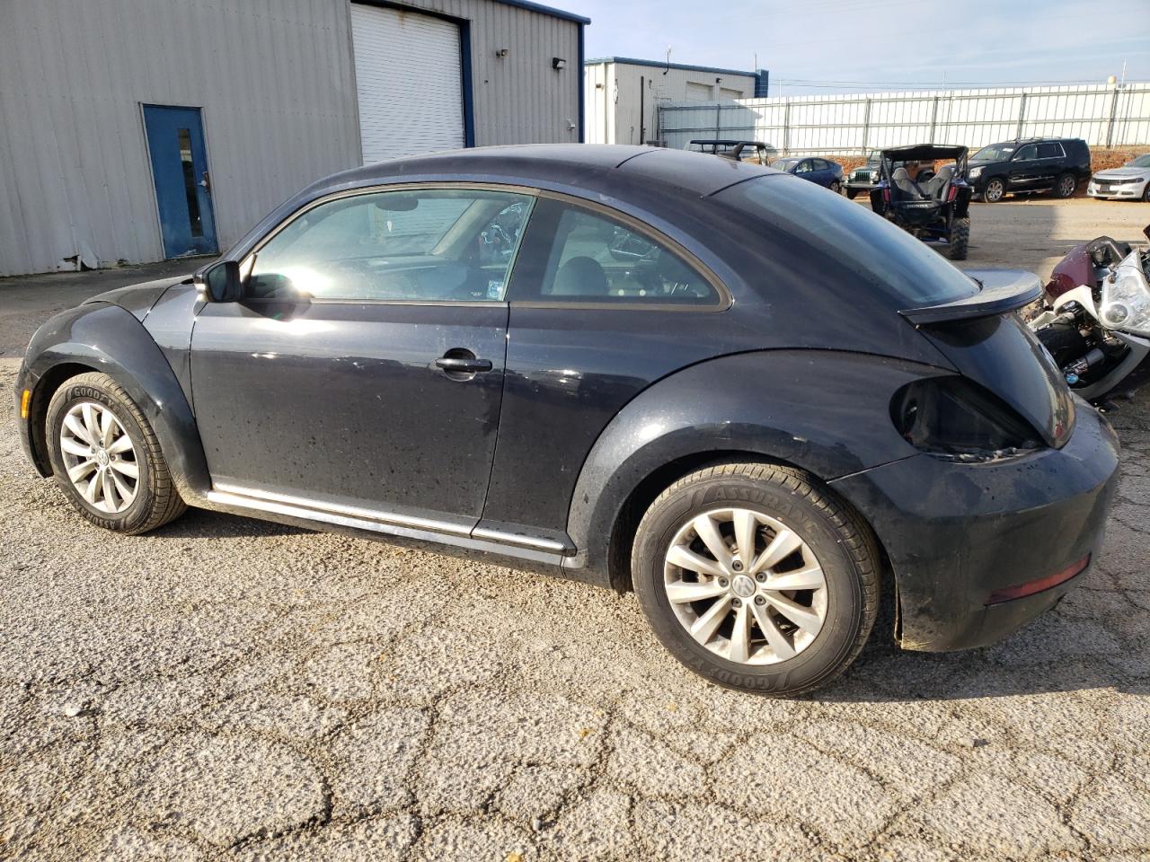 2019 Volkswagen Beetle - Image 2
