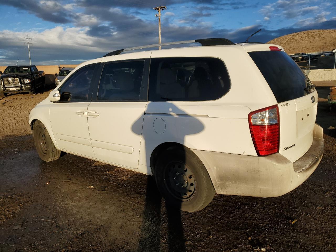 2012 Kia Sedona - Image 2