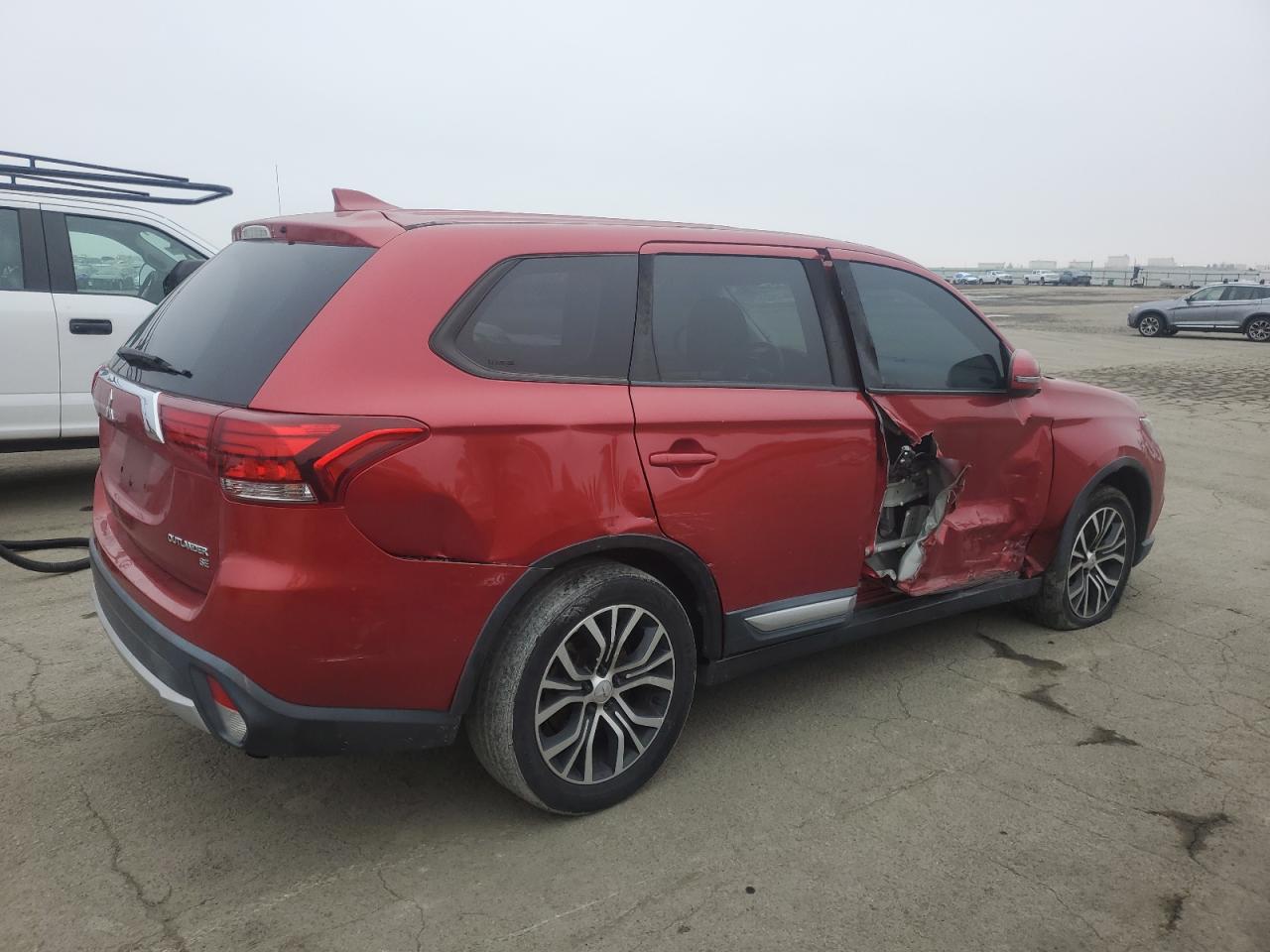 VIN JA4AD3A39JZ040443 2018 MITSUBISHI OUTLANDER no.3