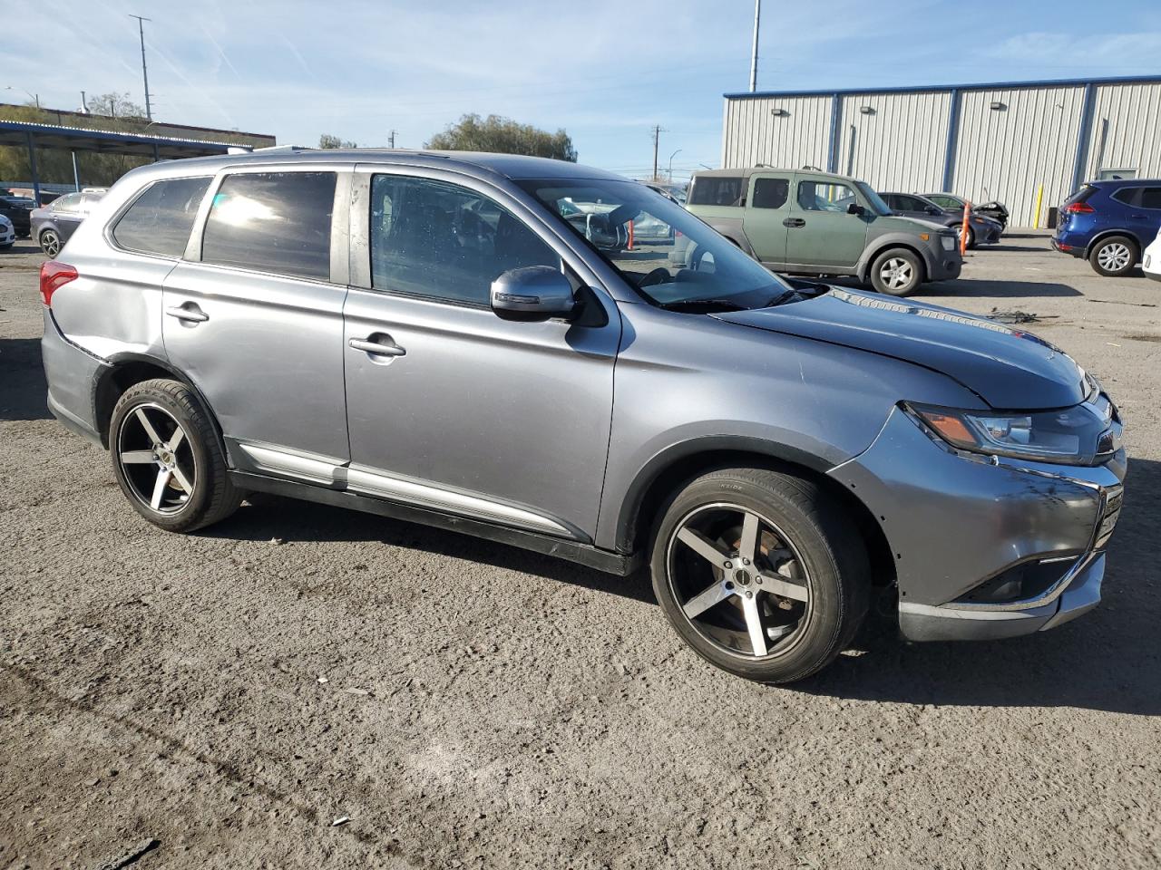 2017 Mitsubishi Outlander - Image 4