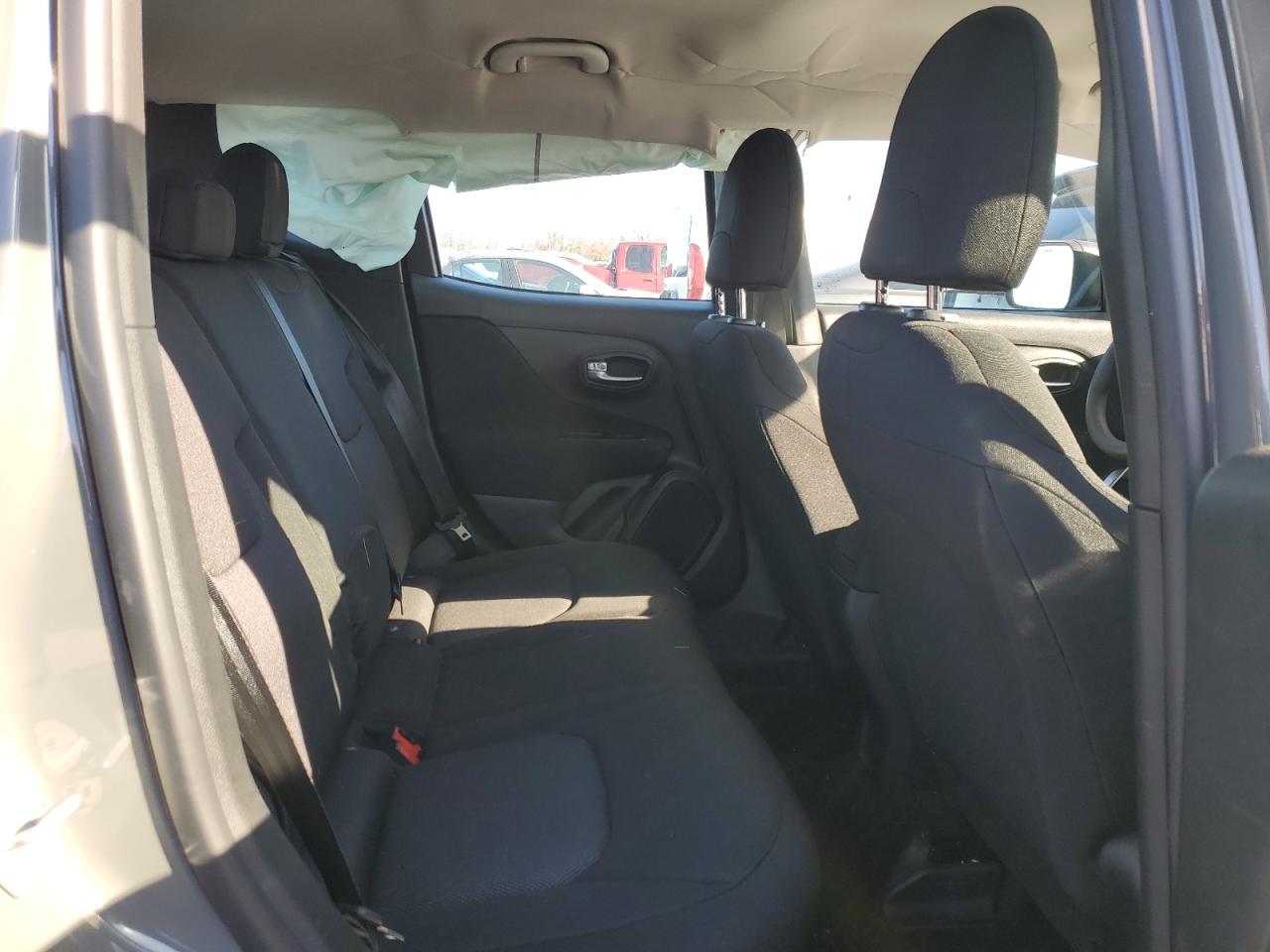 2020 Jeep Renegade - Image 10